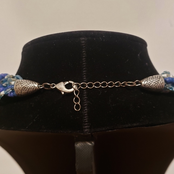 Blue seed and silver tone layered necklace - Picture 6 of 9